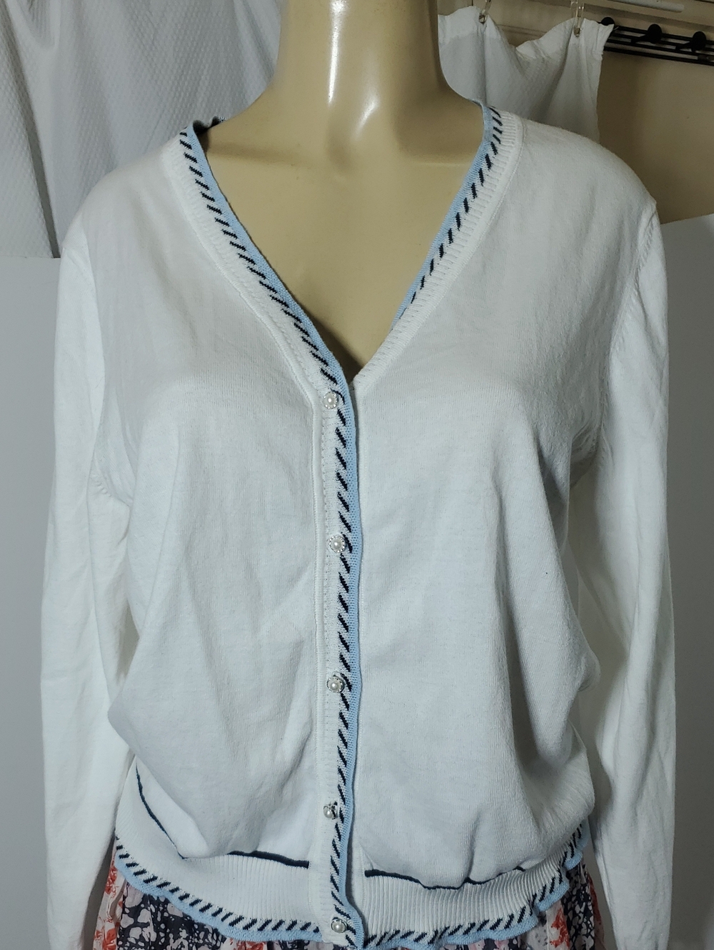 New Xfine Extrafine Prima Cotton White V-Neck Cardigan with Blue Trim Size L